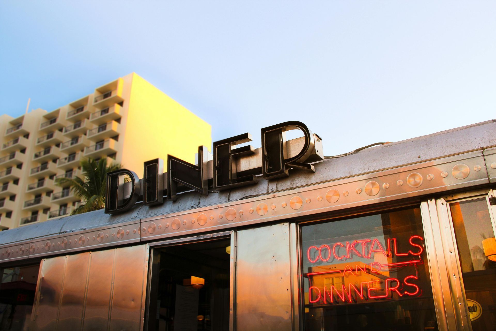 Edge-Lit Channel Letters: A Branding Guide